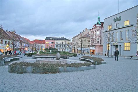 obchodní dům hvězda benešov|Vyhořelý obchodní dům Hvězda v Benešově nechal。